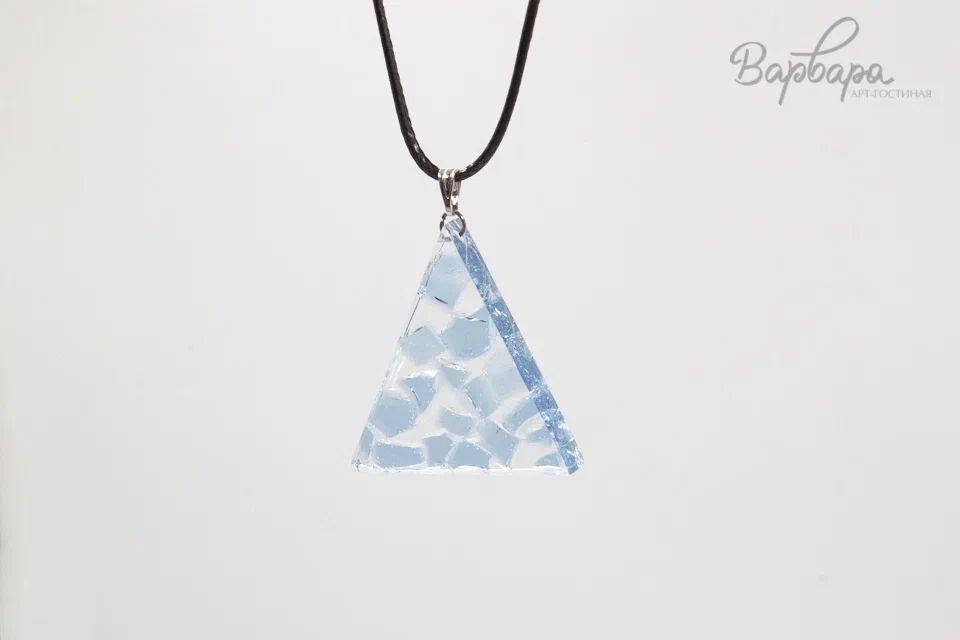 Кулон с сухоцветами