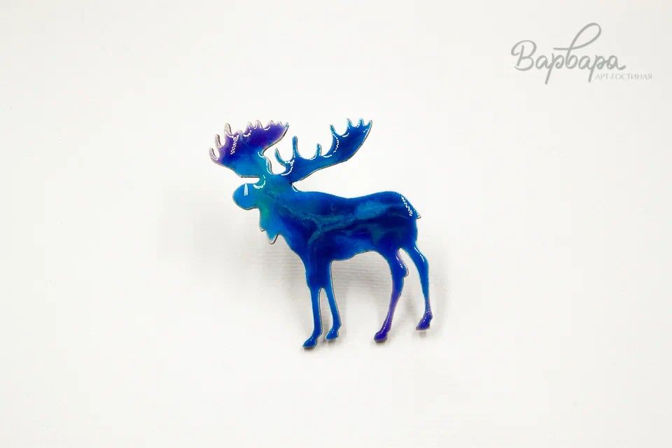 Брошь на деревянной основе