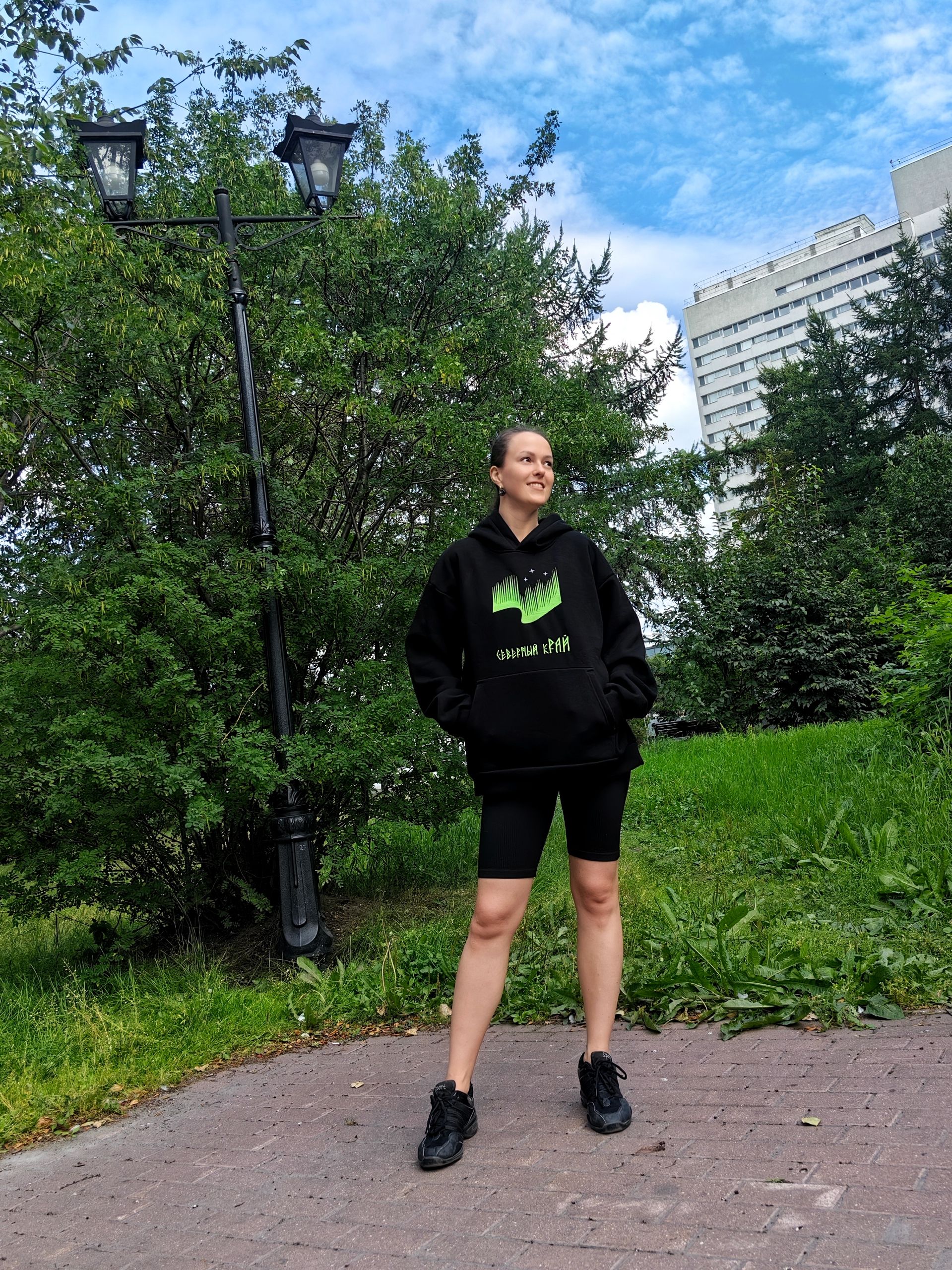 Худи с авторской вышивкой