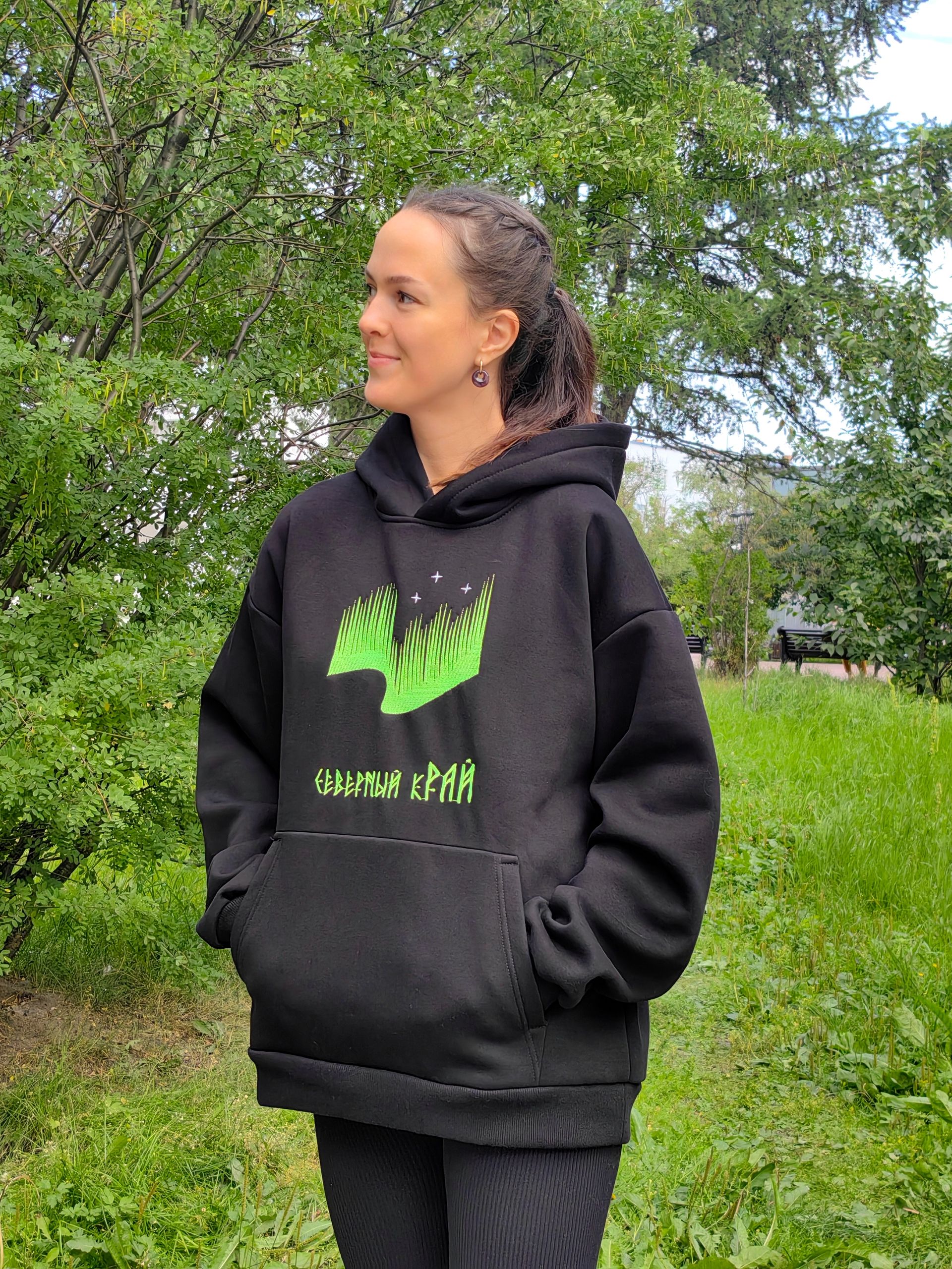 Худи с авторской вышивкой