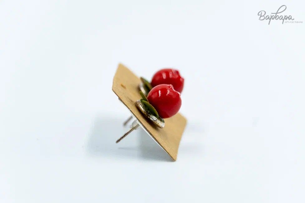 Серьги гвоздики (черника,брусника)