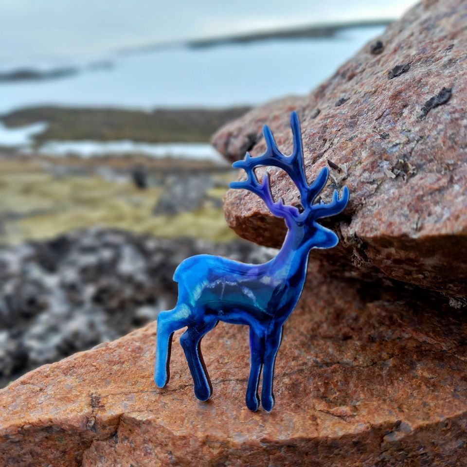 Брошь на деревянной основе Б