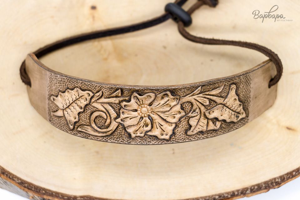 Браслет с тиснением