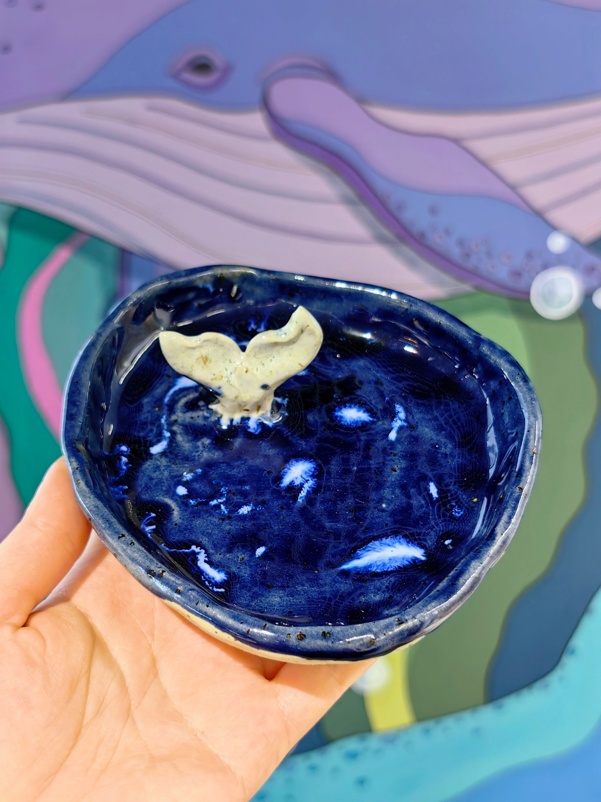 Тарелка с фигуркой С