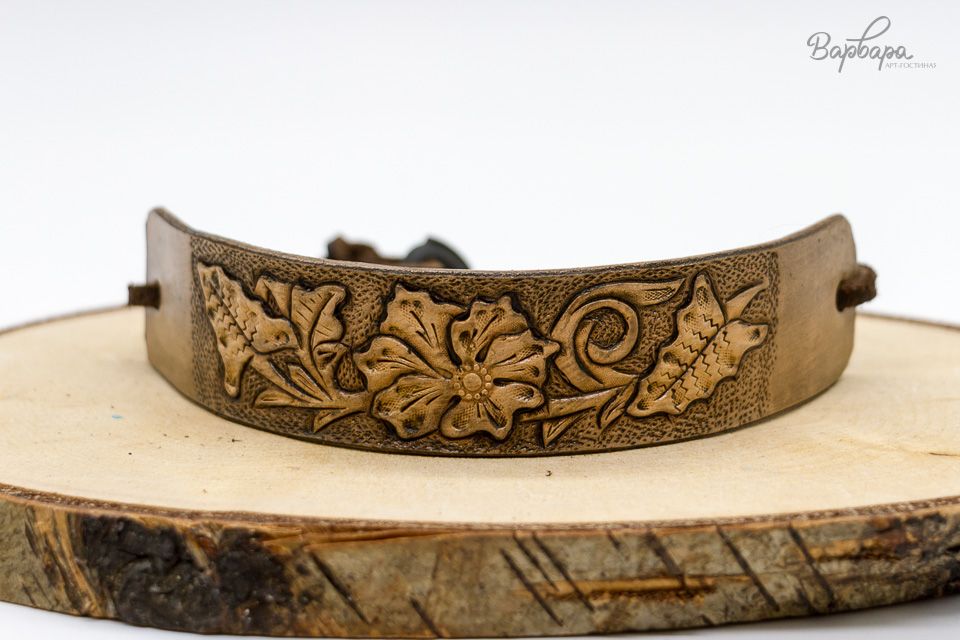 Браслет с тиснением