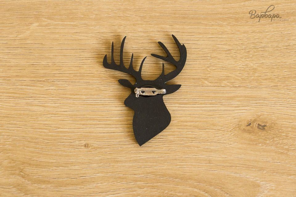 Брошь на деревянной основе Б