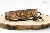 Браслет с тиснением