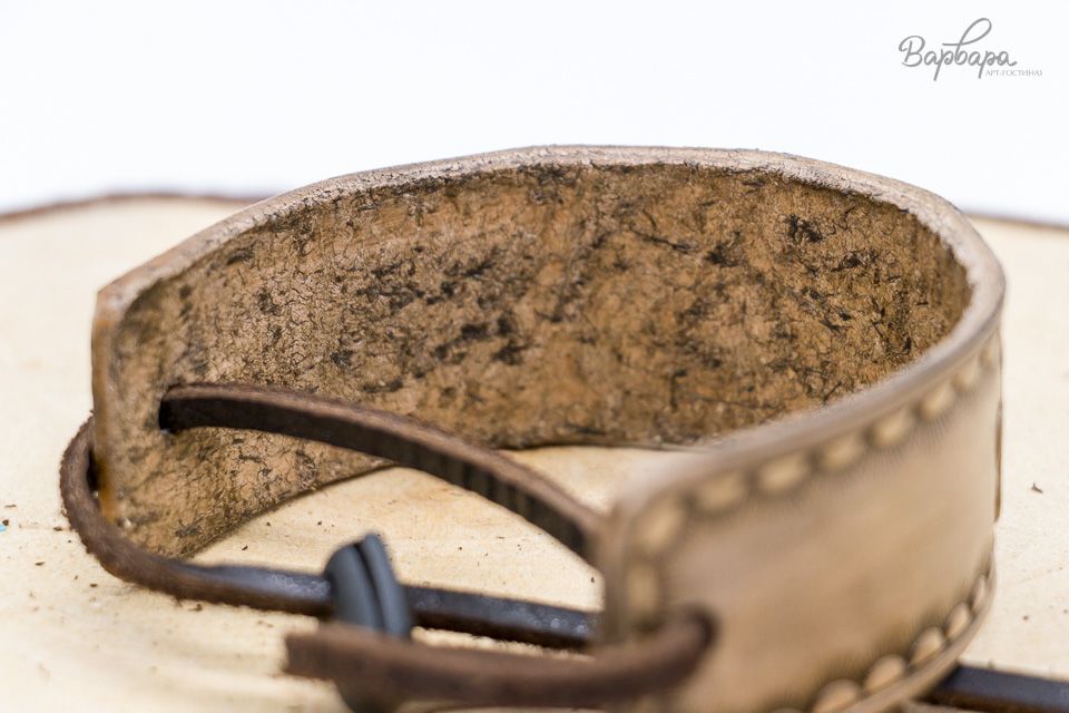 Браслет с тиснением