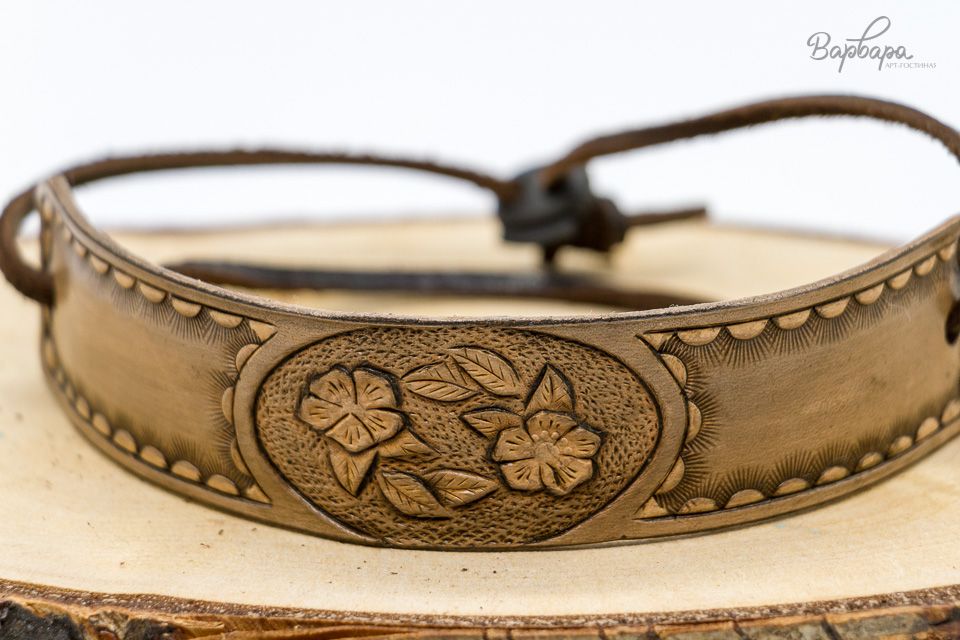 Браслет с тиснением