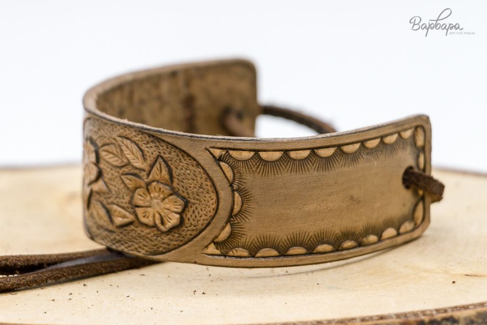 Браслет с тиснением