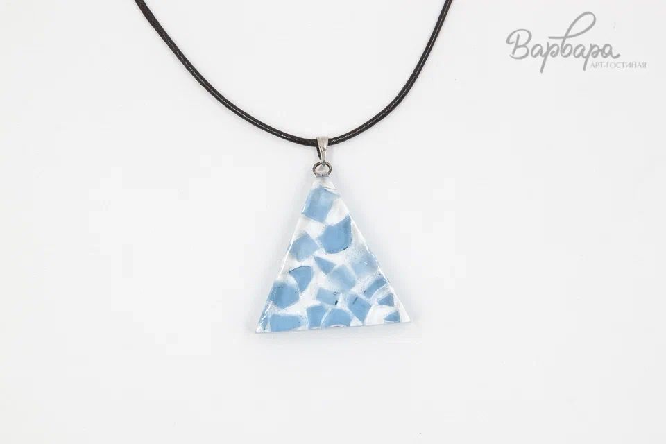 Кулон с сухоцветами