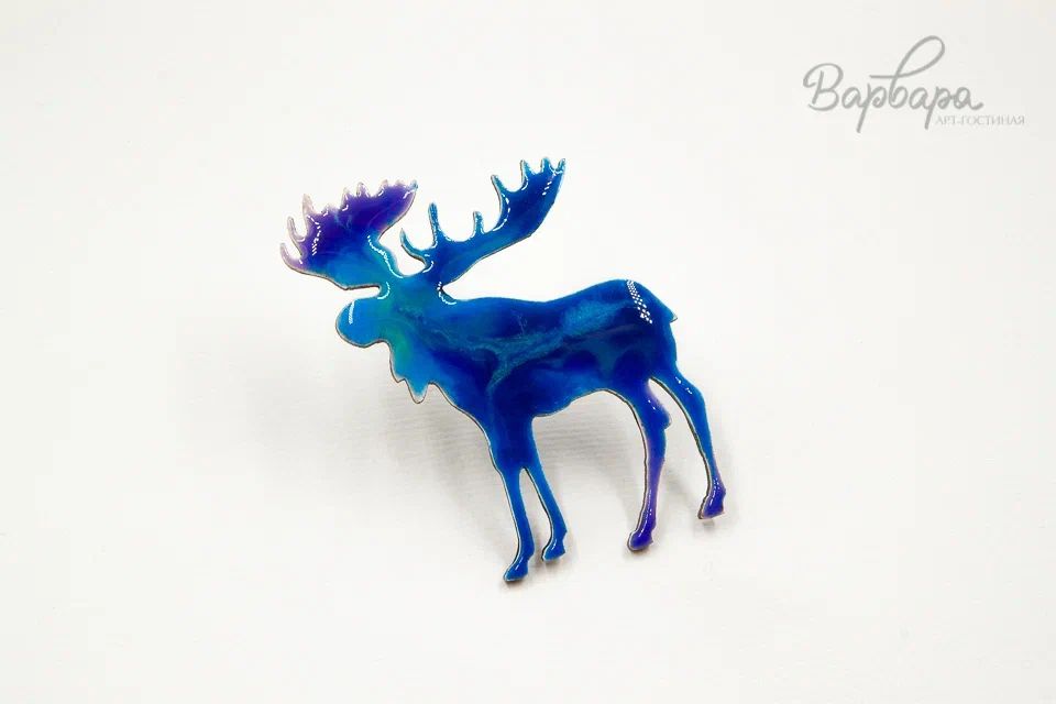 Брошь на деревянной основе