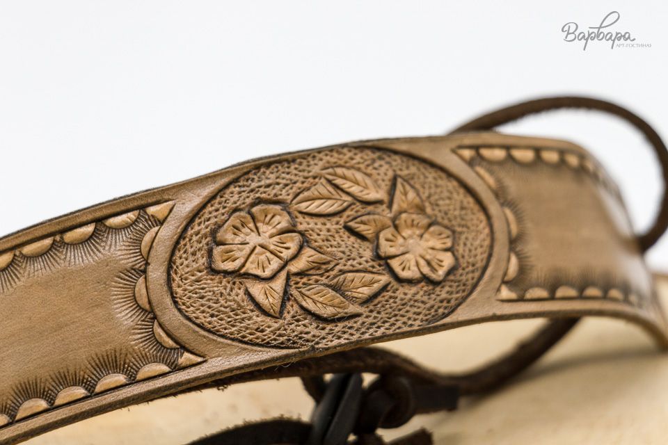 Браслет с тиснением