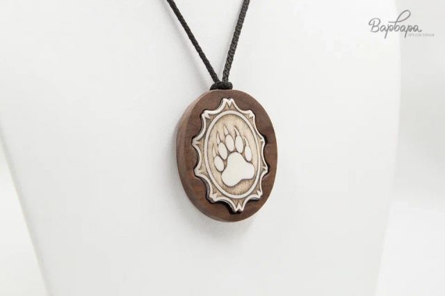 Кулон "Дары Севера" дерево, кость