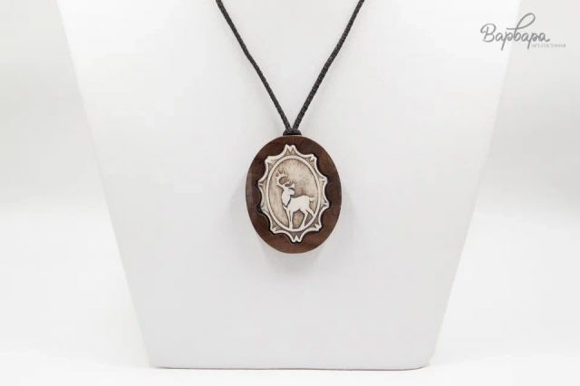 Кулон "Дары Севера" дерево, кость